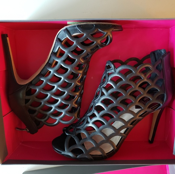 Vince Camuto Fontanela Caged Sandal Sz 10 - Picture 7 of 7